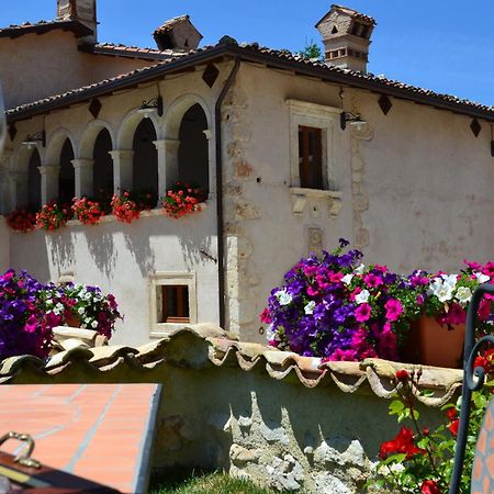 B&B Palazzo La Loggia Barisciano Exterior photo