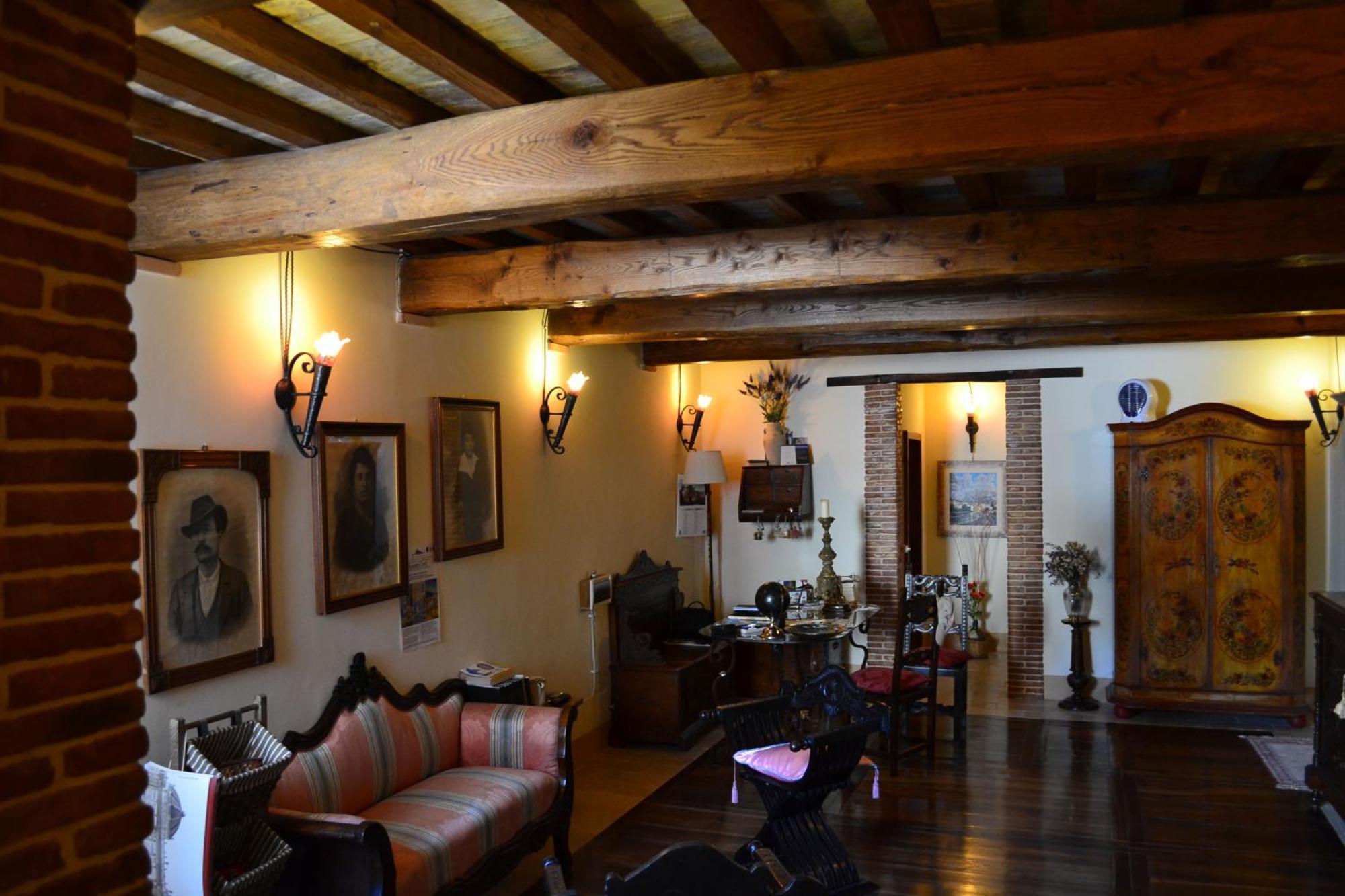 B&B Palazzo La Loggia Barisciano Exterior photo